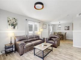 Modern Family Home with Three King Beds Near VA & Anschutz, hotel v destinácii Aurora