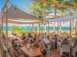 TROPICAL VACATION with ROOFTOP POOL at playa LOS CORALES