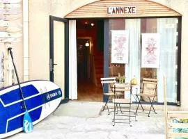 LAnnexe Seaside Apartment on Madrague Harbor