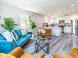 Escape in Modern 4BR Home Sleeps 10 with Parking