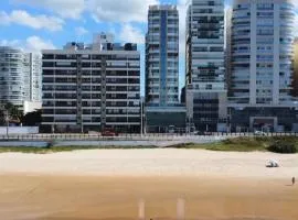 Apartamento de frente ao mar, Praia do Morro