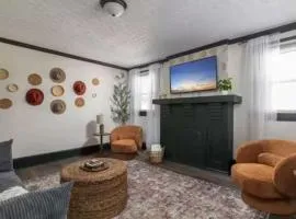 3BR Downtown-Old Salem Oasis