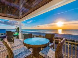 Bikini's & Martini's Beachfront: Direct Gulf Front! Pool, Spa, Pro-Series Loaded Game Room & Arcade