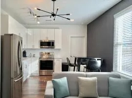 Luxury 4Beds 3Baths 2Balcony Penthouse 542Blvd