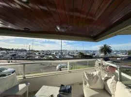 Apartamento frente al puerto con vista a la marina