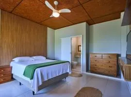 Refúgio Bem Natural - Praia de Araçatiba - Ilha Grande - RJ