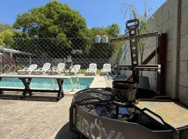 Cabañas Los 5 Sauces, hotel i Santa Clara del Mar