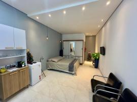 Stúdio Prox Centro Garagem Privado, hotel i Campo Novo do Parecis