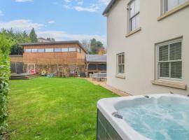 5 Bed in Chepstow oc-h34098，位于切普斯托的酒店