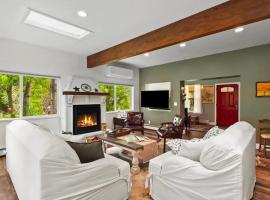 Country Chic 3BR Retreat Near All Star Village, hotel in Treadwell