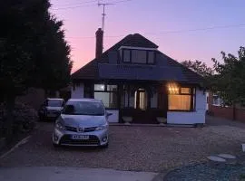 Bungalow-in-Badsey-north-of-Cotswolds