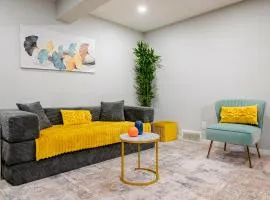 Modern 1BR Suite Sleeps 3-4 in Near YYC Calgary Airport