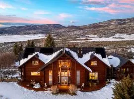 Sleeps 20 Secluded 7BDR Retreat on 71 Priv Acres Elkstone Lodge by AvantStay