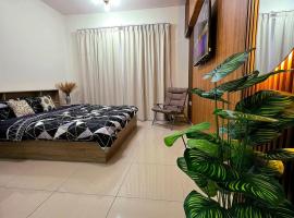 Opera Room #6 Comfort & Luxury, hotel in Ghubrah