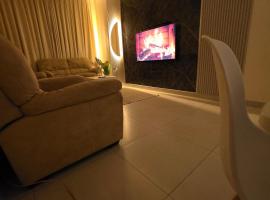 Opera43 Spacious & Central, hotel in Ghubrah