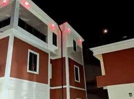 Chomzy Luxe Shortlet Apartment