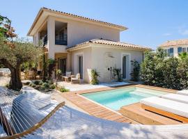 Luxurious new villa pool golf St Tropez, hotel di Sainte-Maxime