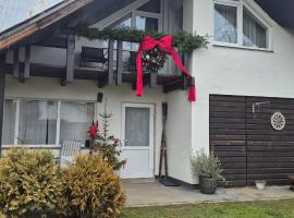 GONTA kottage, ЧАН - ДЖАКУЗІ тераса, вихід в гори，位于斯拉夫西克的酒店