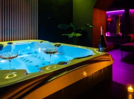 SecretRoom Bordeaux, hotel u gradu Carbon-Blanc