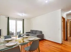 New Santa Cruz Airport & Downtown Apartment