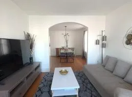 Private 2BR Main Floor Suite Near Border Casino UWin Hospital