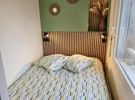 Studio refait à neuf, Centre Annecy, 5 min à pied de la gare