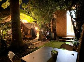 Casa de Campa&ntilde;a en la Peque&ntilde;a Selva by Legnalife, tented camp en Homestead