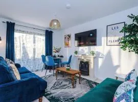 Warwick's Oasis - 2Bed Bungalow, Free Parking, Netflix, Prime & Disney