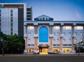 上海打浦桥日月光中心亚朵酒店