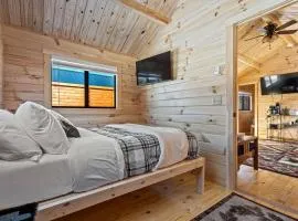 Cozy ski cabin #1, Hot Tub , 2 bedroom