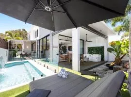 Spacious 3-Bedroom Retreat with BBQ and Pool