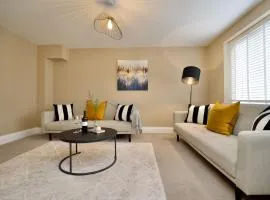 3Bed Warwick Home, EV Charger, Driveway Parking