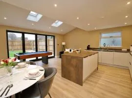 Stunning Warwick Home, EV Charger, Driveway Parking, Free Netflix & Disney