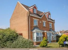 Spacious 5BR Weekend Home in Cardiff - Garden & Parking