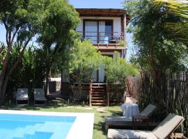 Mallki bungalows with pool, hotel i Vichayito