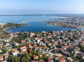 Apartments with parking space Nin, Zadar - 24984