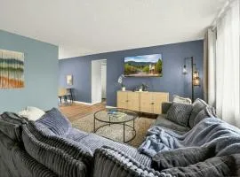 Clearview Comfort- 3BR near Airport!