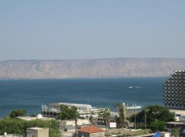 Agas Holiday Apartments Family, hotel i Tiberias