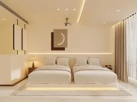 THAT MAY Hotel-Private Travel Guide & Cultural Exchange by Li River and Rock Climbing