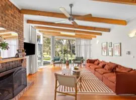 Cherry Retro at Silverleaves - Walk to the Beach