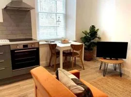 Modern apartment in Tetbury Town Centre