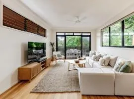 The Sunshine Beach Luxe Coastal Retreat