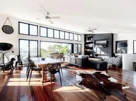 Absolute Beachfront House with Pool & Views