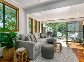 Pet Friendly Tropical Escape in Sunshine Beach