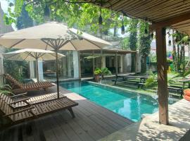 Big Promo! Pool Villa - Ha Noi - 5 Bed Room, hotel v destinácii Dại Mõ