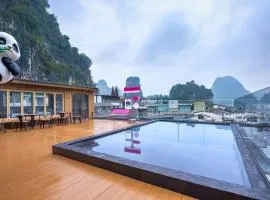 Guilin Meiju Hotel - By West Street in the center