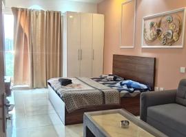 Couple Friendly stay 74 By Amber, hotel in Noida