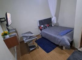 Humble Homes studio apartment Thika Town CBD access to Netflix,wifi and views، فندق في Thika