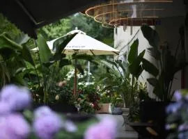 Grey Parrot Resort Hotel