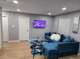 Upscale Peaceful Stay in Gary, hotel a Gary